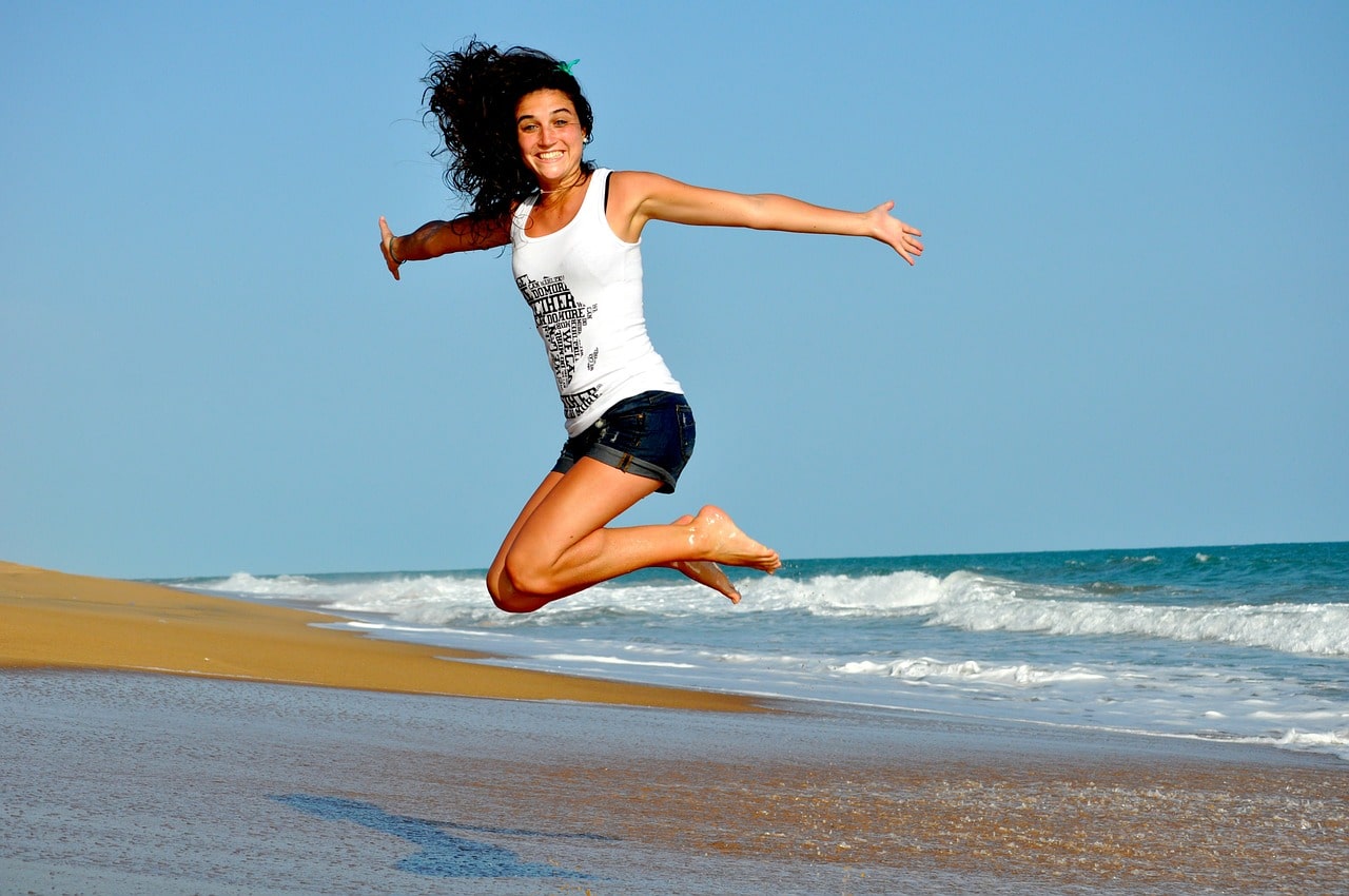Jumping lady - Benefits of healthy eating