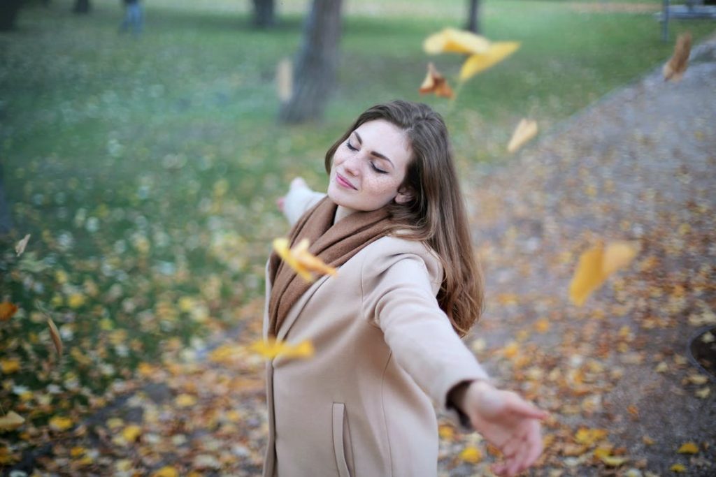 Woman looking happy - Ways to be - Ways to be Happy